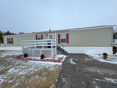 21 Christara St, East Millinocket, ME 04430 - photo 4