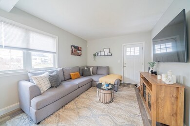 7 Harvey St, South Dartmouth, MA 02748 - photo 3