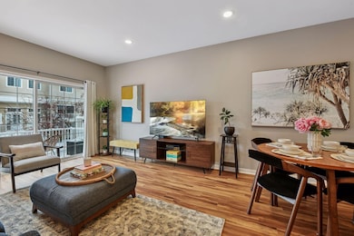 588 Willoughby Way W unit 414, Hopkins, MN 55305 - photo 2