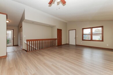 6933 Torrington Dr, Franklin, OH 45005 - photo 5