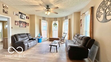 909 Pearl St, Columbus, IN 47201 - photo 5