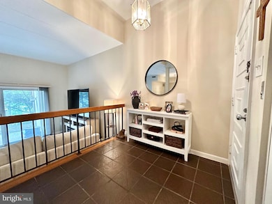 122 Roberts Ln unit 100, Alexandria, VA 22314 - photo 3