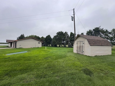 41995 E Highway 23, Farnam, NE 69029 - photo 3