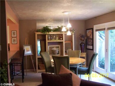 Dining Room - Dining area with access to rear pati