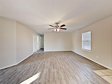 4303 Sheldon Dr, Granbury, TX 76049 - photo 4