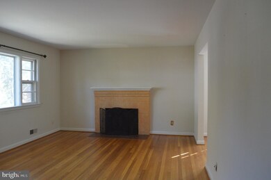 2338 N Oak St, Falls Church, VA 22046 - photo 2