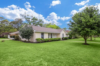 603 N Hickory St, Tomball, TX 77375 - photo 2