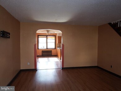 6874 Clover Ln, Upper Darby, PA 19082 - photo 4