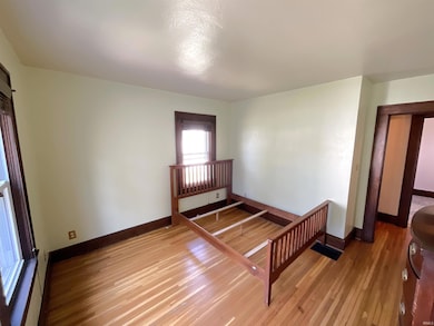 225 N Montgomery St, Spencer, IN 47460 - photo 4