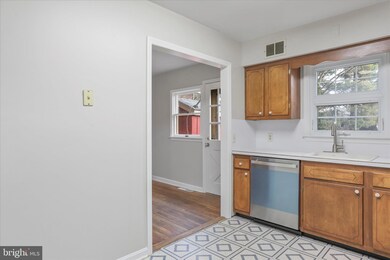 710 Cumberland Ave, Chambersburg, PA 17201 - photo 4