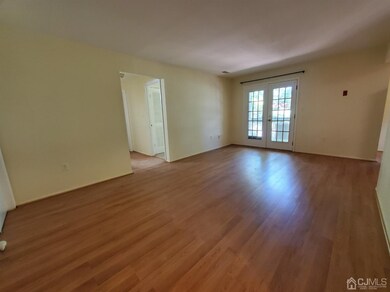 207 Green Hollow Dr unit 207, Iselin, NJ 08830 - photo 5