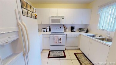 8374 SW 152nd Ave unit 52, Miami, FL 33193 - photo 4