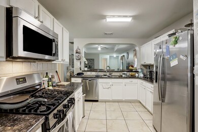 10210 Chickfield Ct, Houston, TX 77075 - photo 7