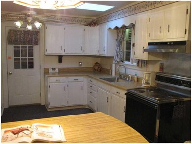 25 Ash St, Gardiner, ME 04345 - photo 2