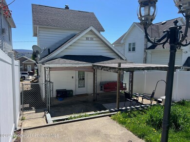 523 N Rebecca Ave, Scranton, PA 18504 - photo 4