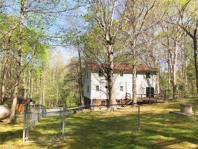 2575 Winding Woods Ln, Asheboro, NC 27205 - photo 4