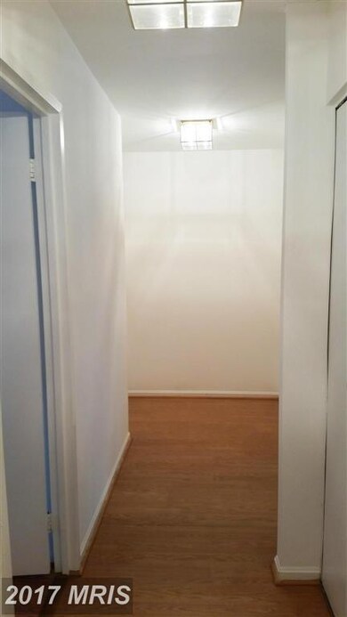 9717 Kings Crown Ct unit 202, Fairfax, VA 22031 - photo 5