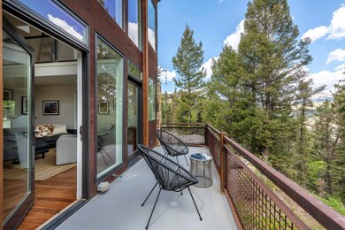 Main Deck W/ Views