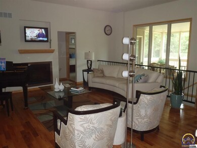 4445 SW Brandywine Ln, Topeka, KS 66610 - photo 2