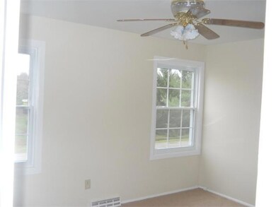 837 Cummington Rd, Columbus, OH 43213 - photo 3