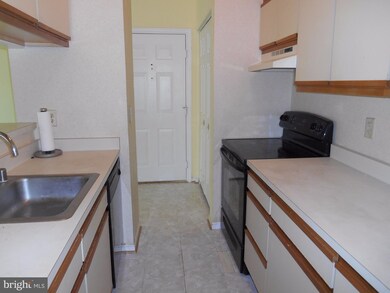 302 Juneberry Way unit 3D, Glen Burnie, MD 21061 - photo 6