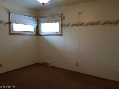 Master Bedroom w/Lighted Ceiling Fan, Newer Window