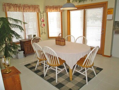 793 Pleasant Oak Dr, Oregon, WI 53575 - photo 5