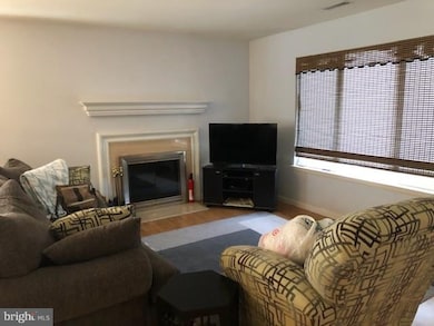 908 Barbaras Ct, North Wales, PA 19454 - photo 3