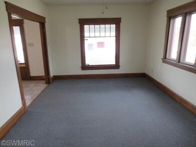 901 Cedar St, Niles, MI 49120 - photo 3