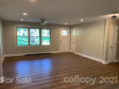 232 W Edison Dr, Statesville, NC 28625 - photo 2