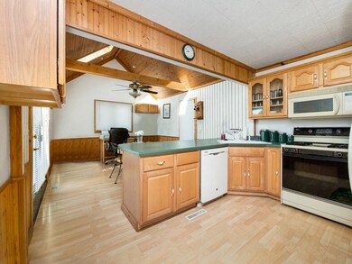 7302 SW 15th St, Des Moines, IA 50315 - photo 3