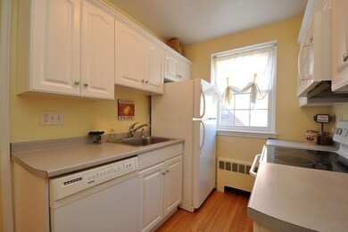 31 1/2 Englewood Ave unit 3, Brookline, MA 02445 - photo 6