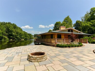 Lake MacLeod Boathouse