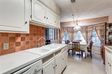 645 Oak Dr, Hurst, TX 76053 - photo 6