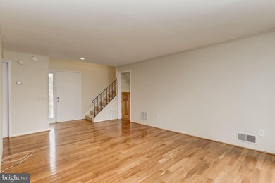 9013 Blue Pool, Columbia, MD 21045 - photo 4