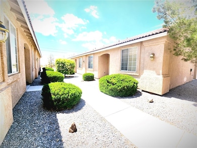 1320 Pocahontas Ave unit 3, Pahrump, NV 89048 - photo 2