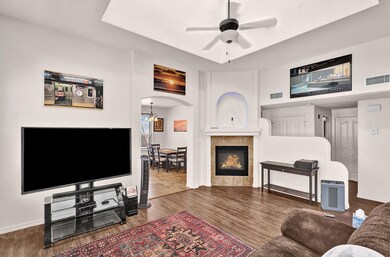 Living Room/Fireplace