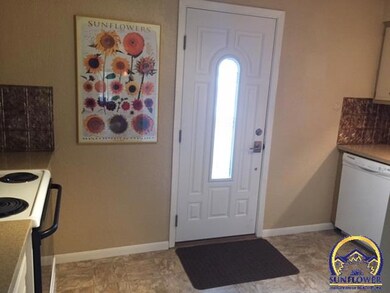 3011 SW Lydia Ave unit 214, Topeka, KS 66614 - photo 2