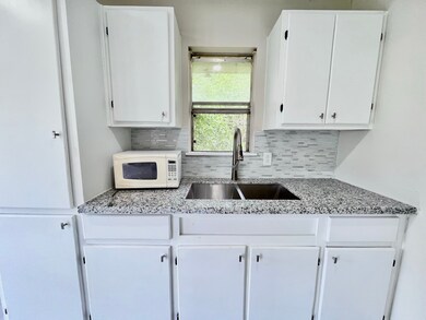 3021 Sycamore Ave unit 8, Bay City, TX 77414 - photo 6