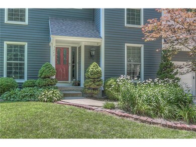 9242 Twilight Ln, Lenexa, KS 66219 - photo 2