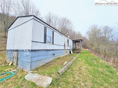 851 E Whenlin Ridge Rd, Lansing, NC 28643 - photo 2