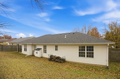 17 E Southbrook Ct, Columbia, MO 65203 - photo 2