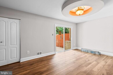 8410 Towne Crest Ct, Gaithersburg, MD 20877 - photo 7