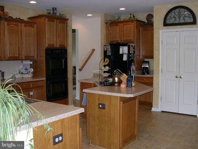 8415 Lanier Overlook Ct, Bristow, VA 20136 - photo 4