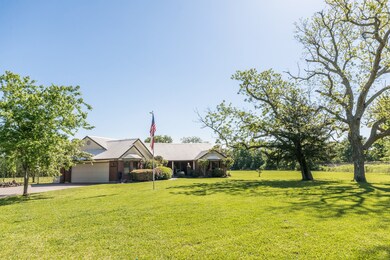 521 E Front St, Brazoria, TX 77422 - photo 3