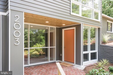 2003 Bedford Ln, Alexandria, VA 22307 - photo 2