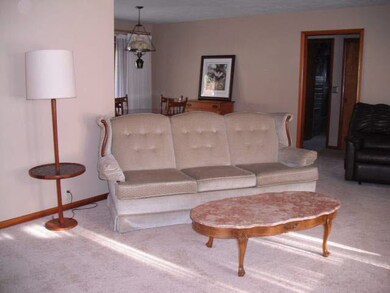 522 9th St, Covington, IN 47932 - photo 4