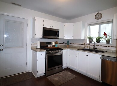 1913 Cherrywood Ct, Joliet, IL 60435 - photo 3