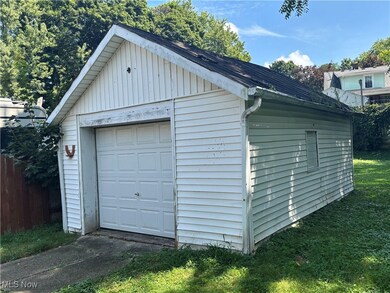 567 Garry Rd, Akron, OH 44305 - photo 4