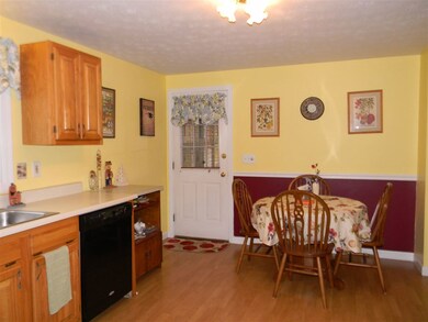 150 Barretts Hill Rd unit B, Hudson, NH 03051 - photo 5